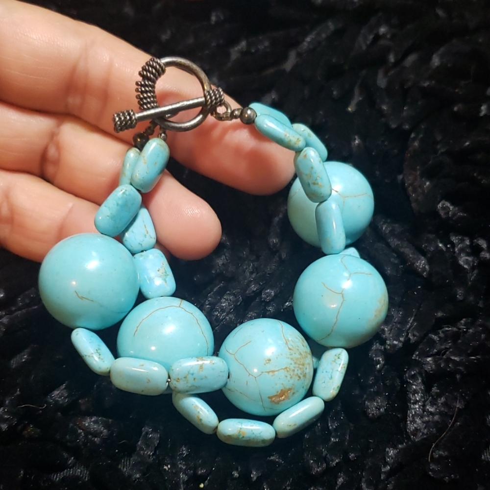 Beautiful genuine turquoise bracelet